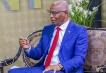 Guinée : Mamadi Doumbouya reconduit Amadou Oury Bah à la tête du premier gouvernement de la Vᵉ République