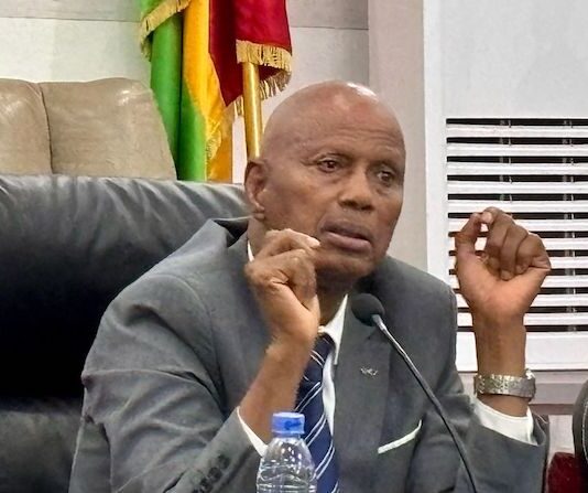 Guinée : la HAC ferme Kaback TV pour manquements graves et atteinte à l’éthique médiatique