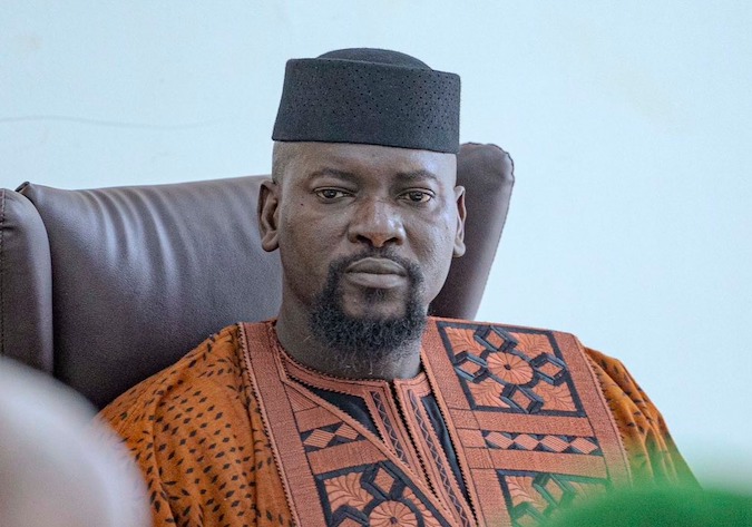 Mamadi-DOumbouya-tenue-traditionnel