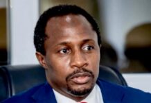 Rumeurs sur la santé de Mamadi Doumbouya : mise au point ferme de son conseiller, « le Président se porte très bien »