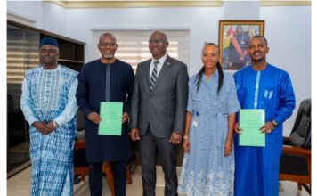 Rio Tinto Guinée signe un protocole d’accord avec l’AGER pour soutenir l’électrification rurale le long du corridor de Simandou