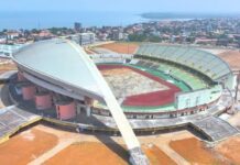 Fissures à Kiroti : le stade Général Lansana Conté menacé, un géologue alerte sur un risque majeur